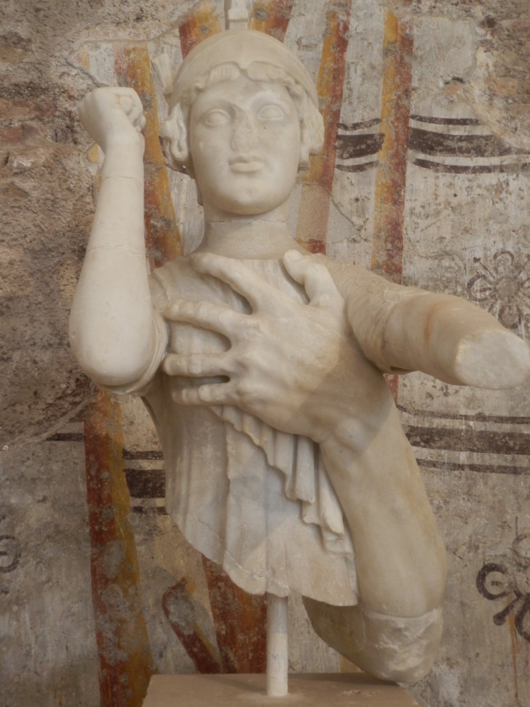 Frammento da "Il ratto del Palladio", I secolo a.C.-I secolo d.C. dal Museo Archeologico di Sperlonga. 