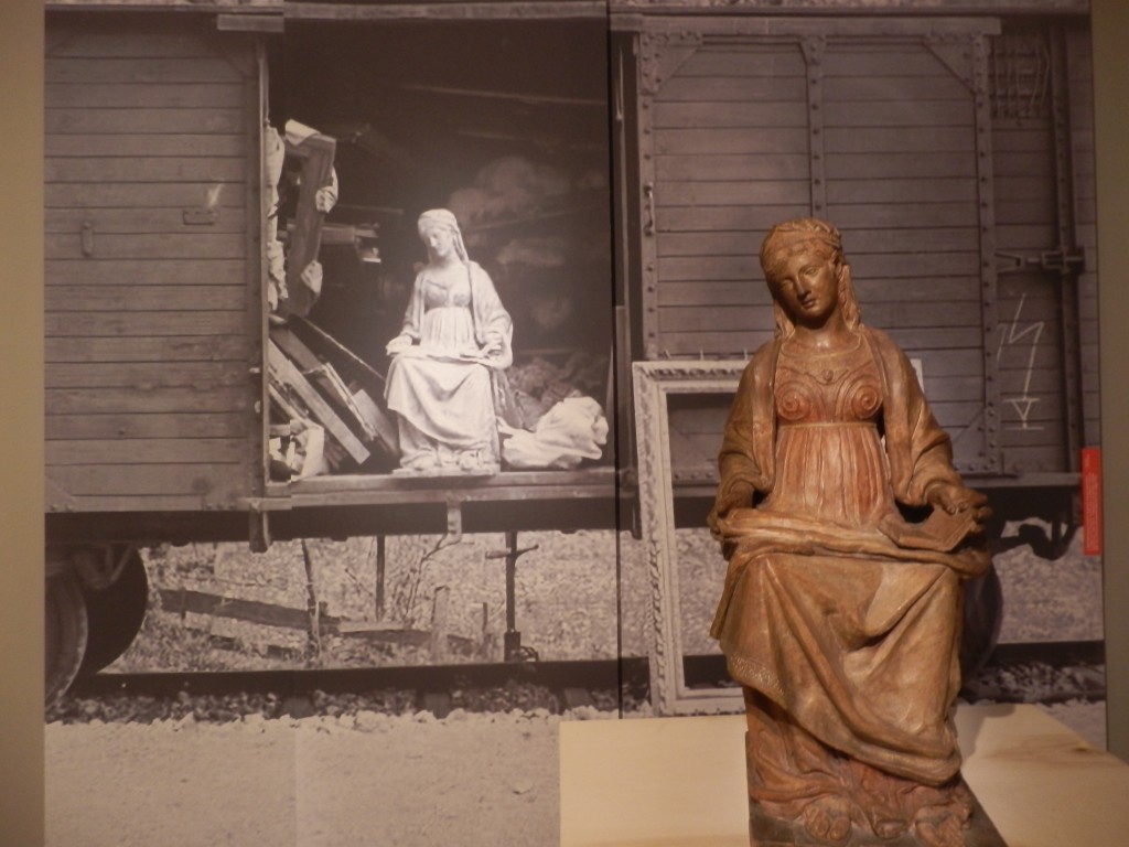 "Madonna in trono" fine XIV secolo, terracotta di Andrea Briosco detto il Riccio. Venezia, Galleria Giorgio Franchetti alla Ca' d'Oro.