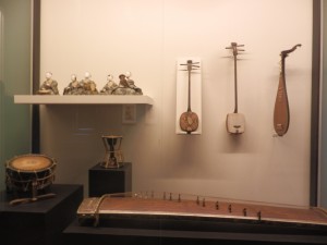 Strumenti musicali del periodo Edo. 